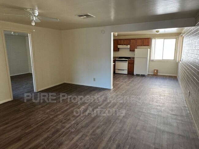 Building Photo - 221 E 2nd Ave