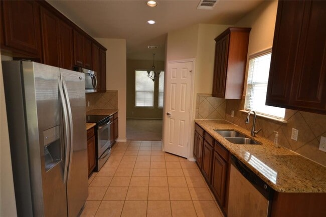 Building Photo - 409 Riverine Way