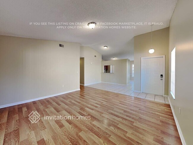 Foto del edificio - 13641 Newport Manor