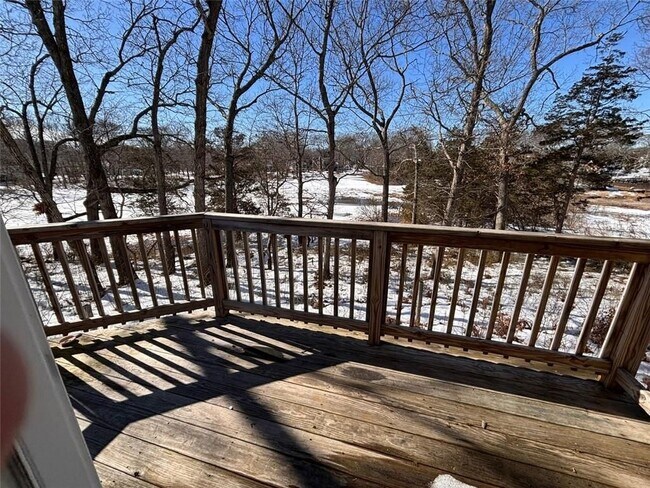 Foto del edificio - 100 Clinton Dr