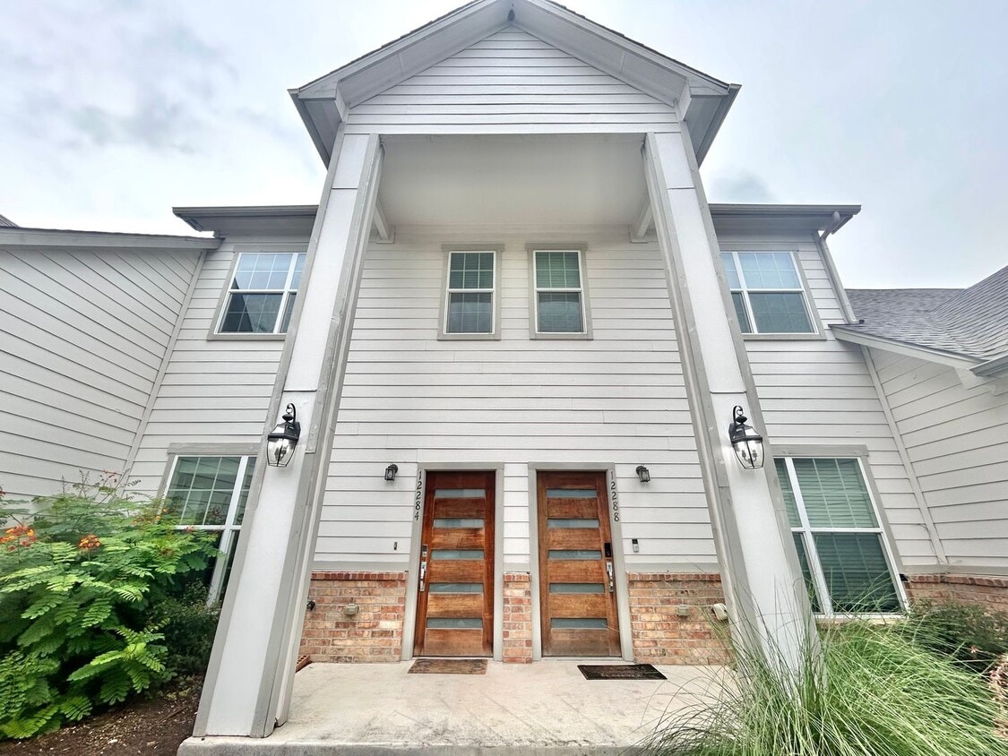 Primary Photo - Bright & Spacious 2 Bed, 1.5 Bath in Austin!