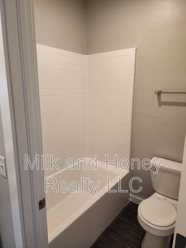 Foto del edificio - 605 NW 176th St