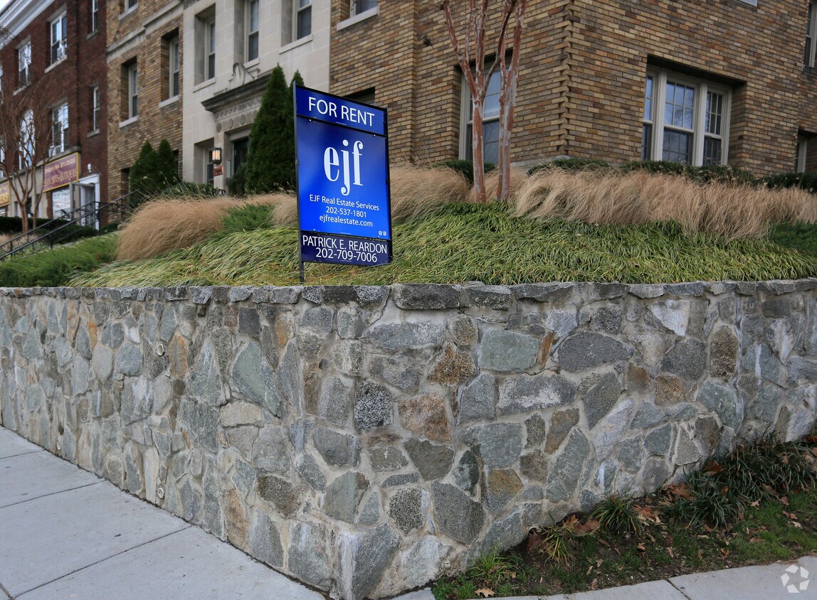Foto del edificio - 3446 Connecticut Ave NW