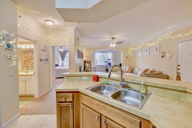 Building Photo - 8305 Myrtlewood Cir W