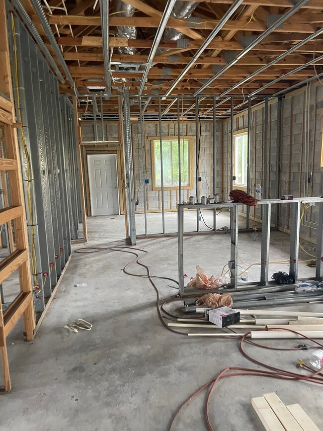 Building Photo - 2860