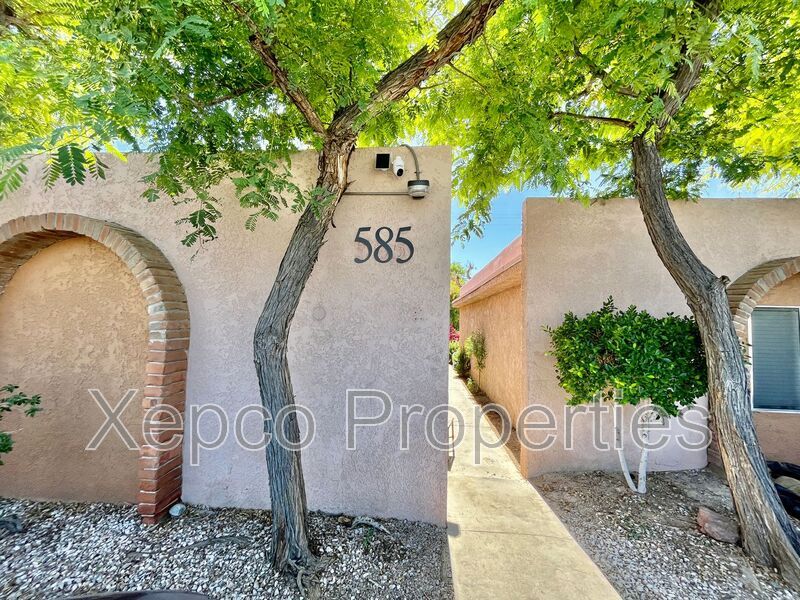 Primary Photo - 585 E Cottonwood Rd