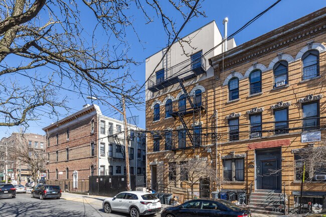 Alternate building view. - 418 Suydam St