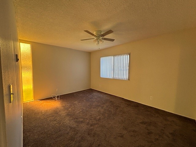 Foto del edificio - 5502 Fernhill Cir