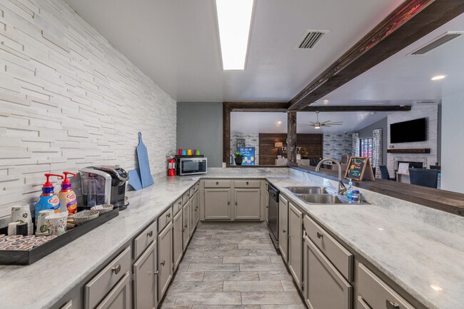 Building Photo - Neurock at Trinity Heights