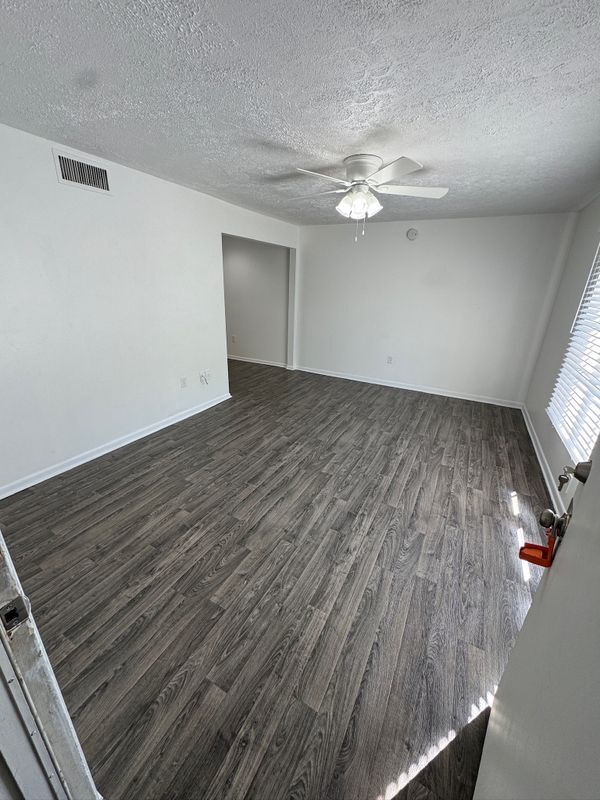 Foto del edificio - 1725 NE 2nd St