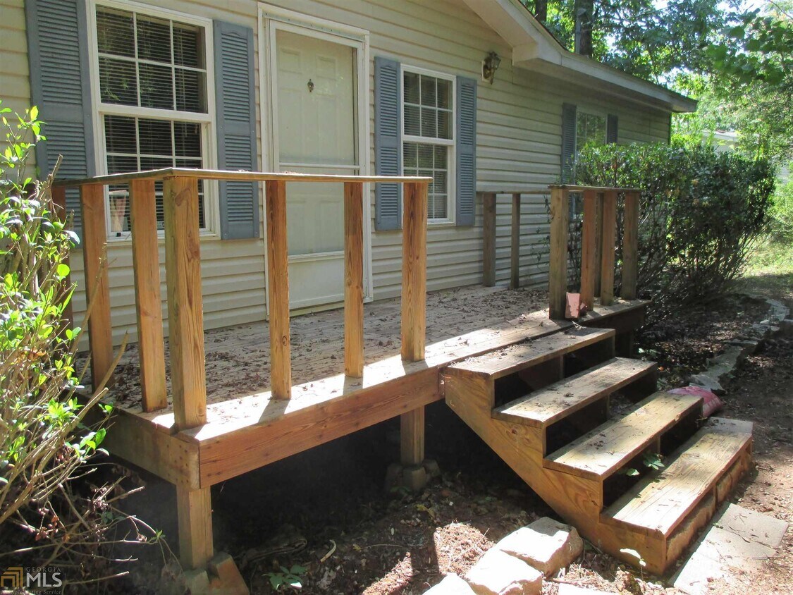Primary Photo - 355 White Birch Dr