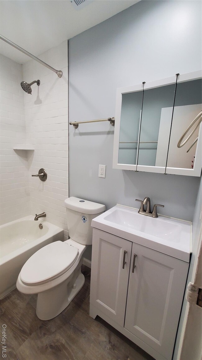 Foto del edificio - 11 Laramie Ct