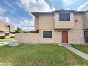 Building Photo - 5039 N 39th Dr