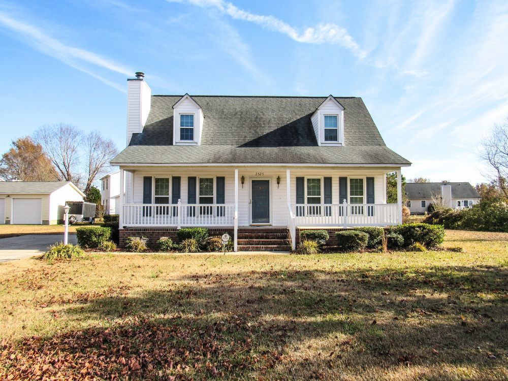 Primary Photo - 3 Bedroom Home in Woodridge North