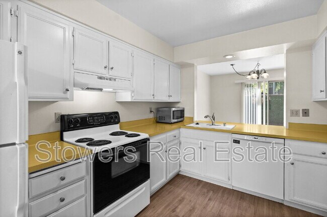 Foto del edificio - 433 Garden Creek Pl