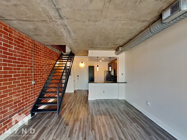 Foto del edificio - 710 W Trade St