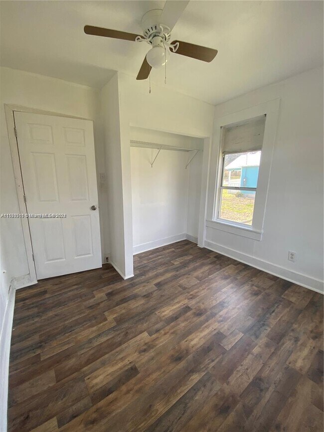 Building Photo - 4144 Herring Ave