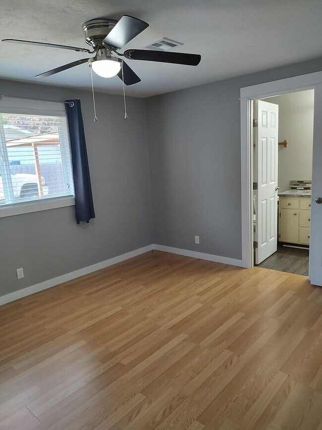 Foto del edificio - 2589 Melrose Loop