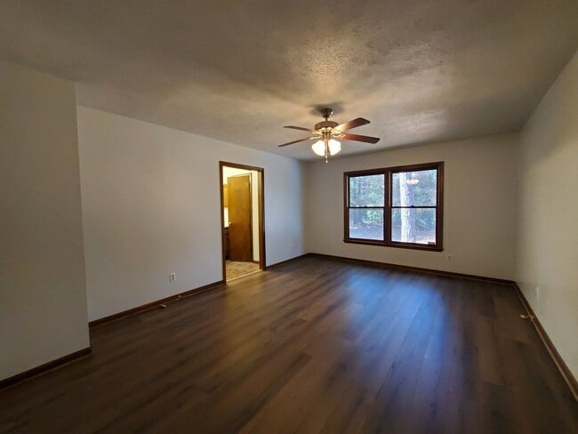 Building Photo - 1525 Mintz Ave