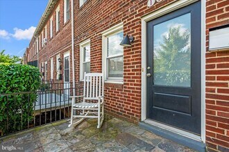 Building Photo - 1224 Oronoco St