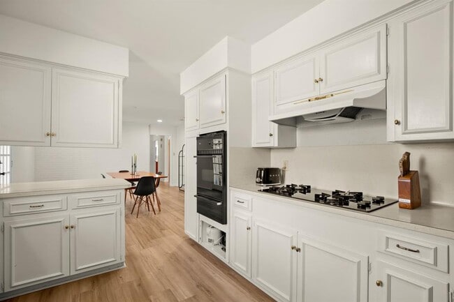 Foto del edificio - 11805 Oak Trail