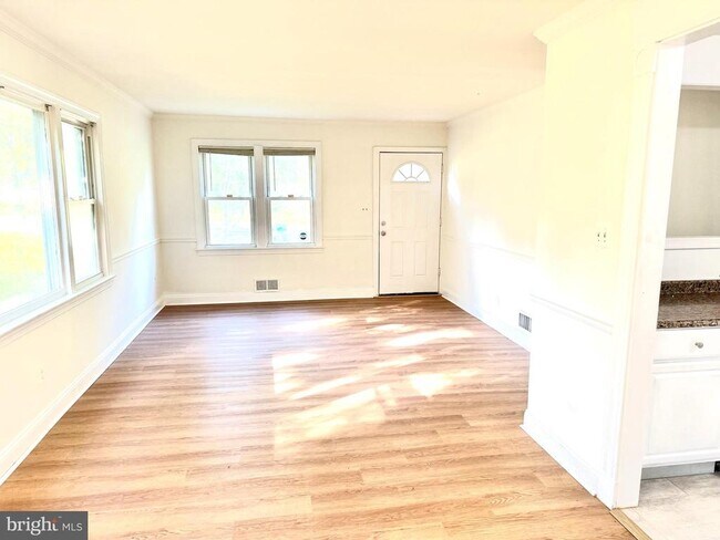 Foto del edificio - 1606 Thomas Rd