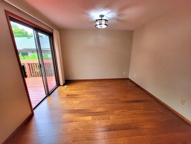 Foto del edificio - 15057-15063 Boones Way