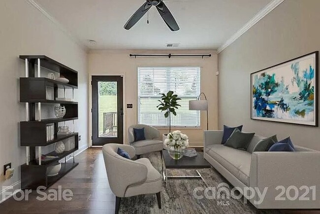 Building Photo - 988 Pennington Dr