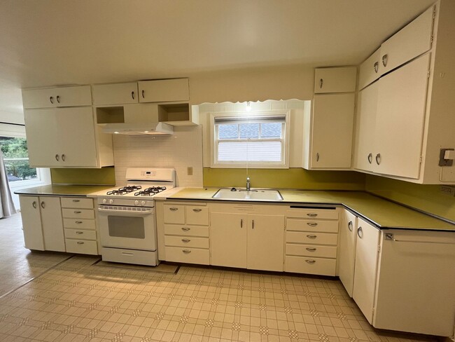 Foto del edificio - Well located 3/1, garage, laundry room, HU...