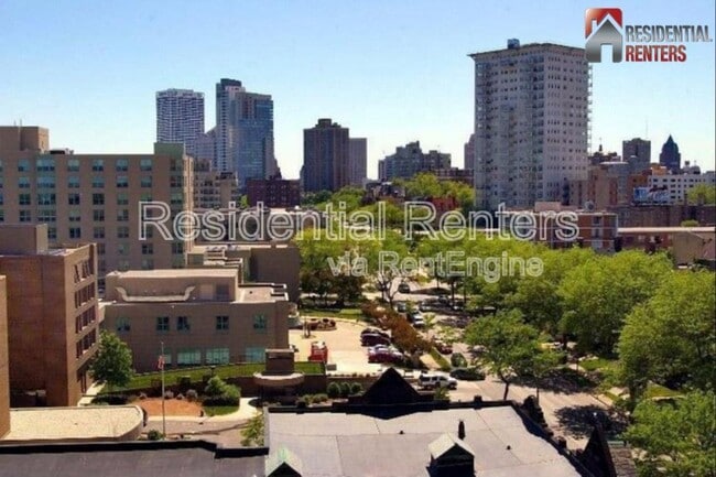 Building Photo - 1707 N Prospect Ave