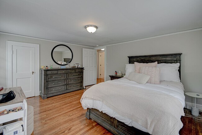 Foto del edificio - 139 Rosedale Cir