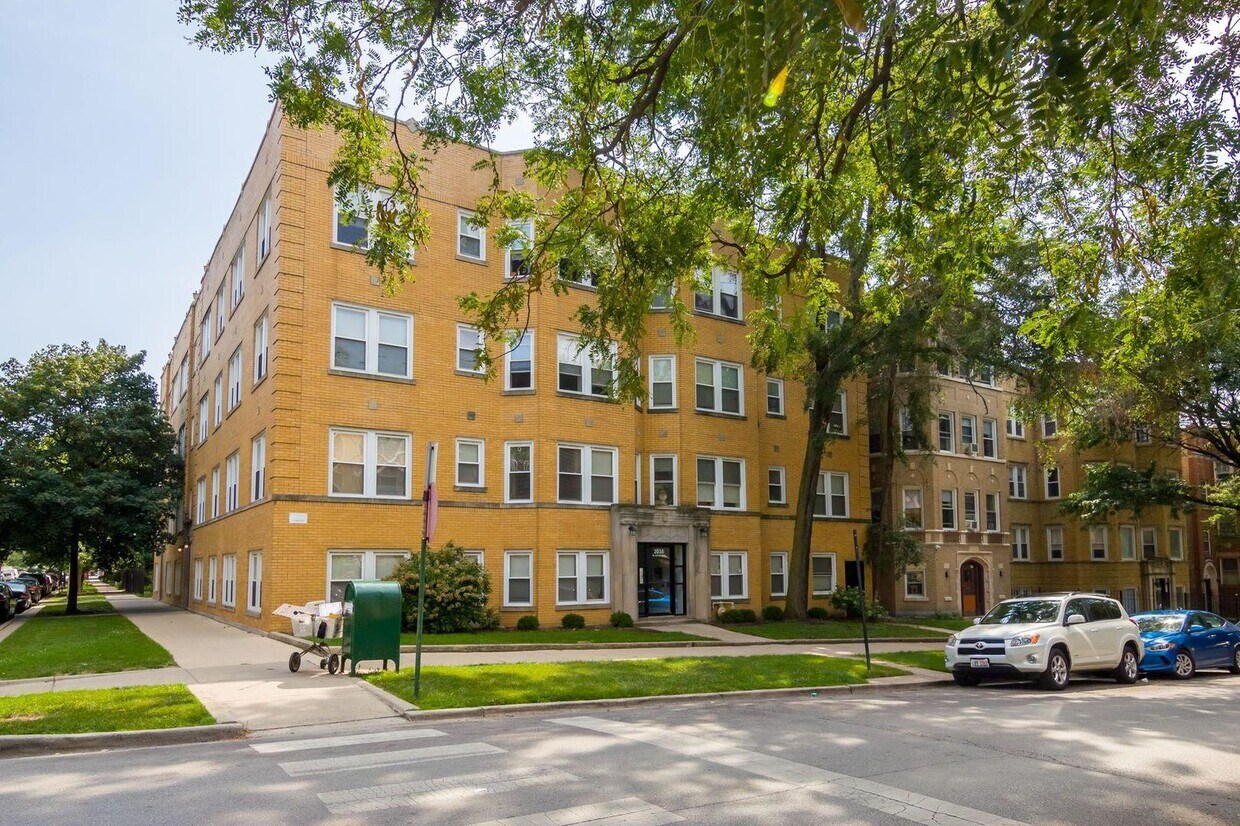 Primary Photo - 6446 N Seeley Ave