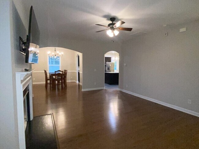 Building Photo - 4 Bedroom Single Family Home in Holly Ridge