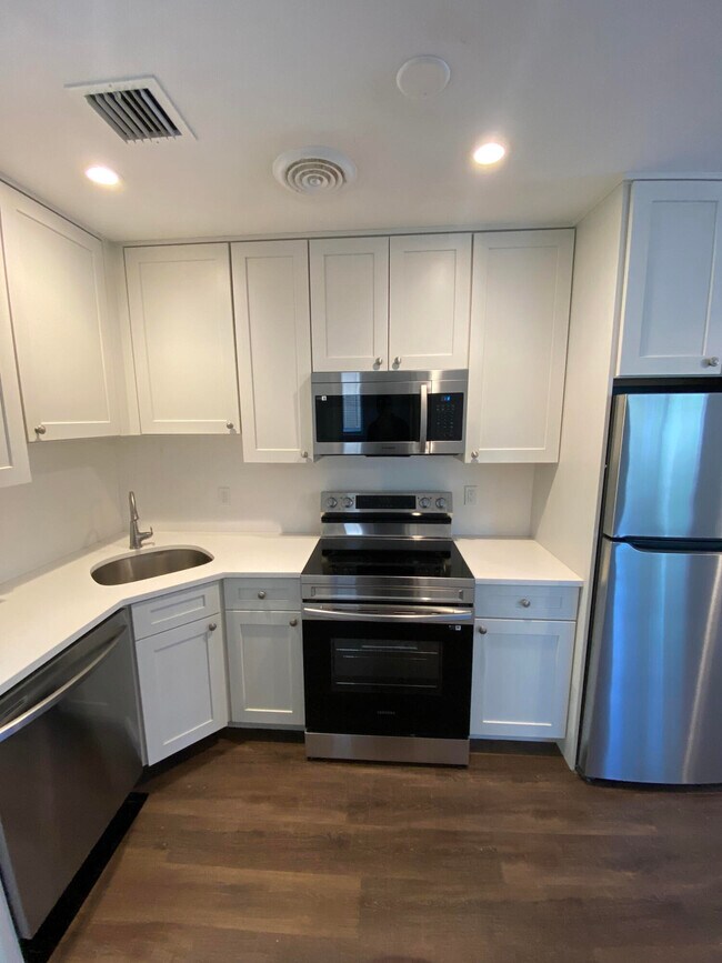 Foto del edificio - 338 Walton Blvd