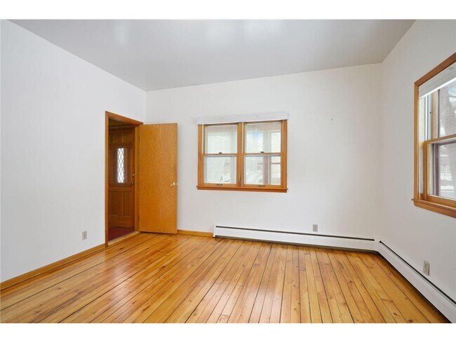 Building Photo - 1918 4th St NE