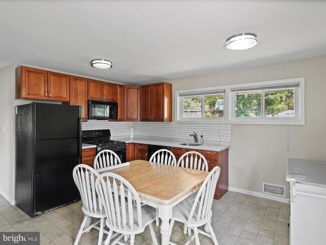 Foto del edificio - 1722 Veirs Mill Rd