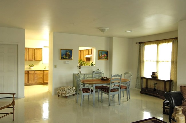 Dining Area - 195-233 Prince St