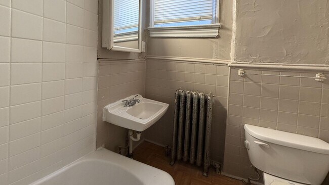 Foto del edificio - 1456 N 56th St