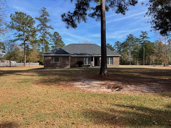 Building Photo - 504 Trinity Ave