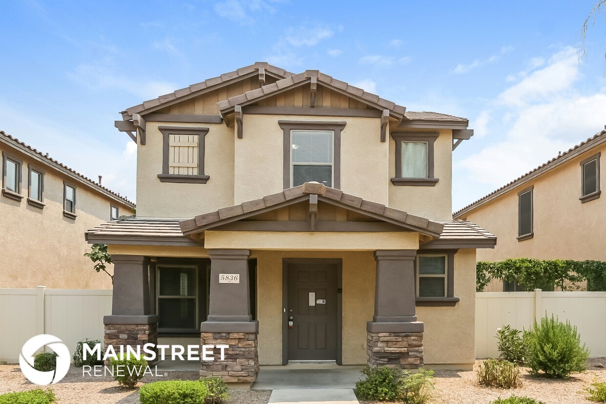 Foto principal - 5836 E Hoover Ave