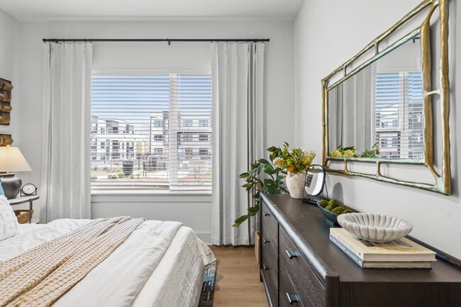 Building Photo - Rovena at Mt. Zion