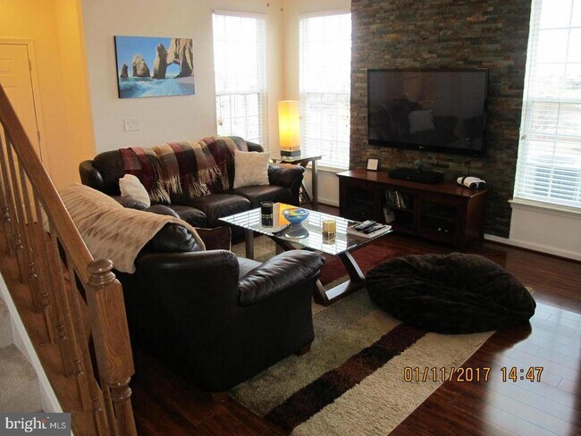 Foto del edificio - 14604 Shelford Way