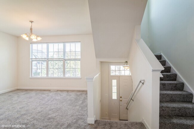 Foto del edificio - 69 Melrose Ct