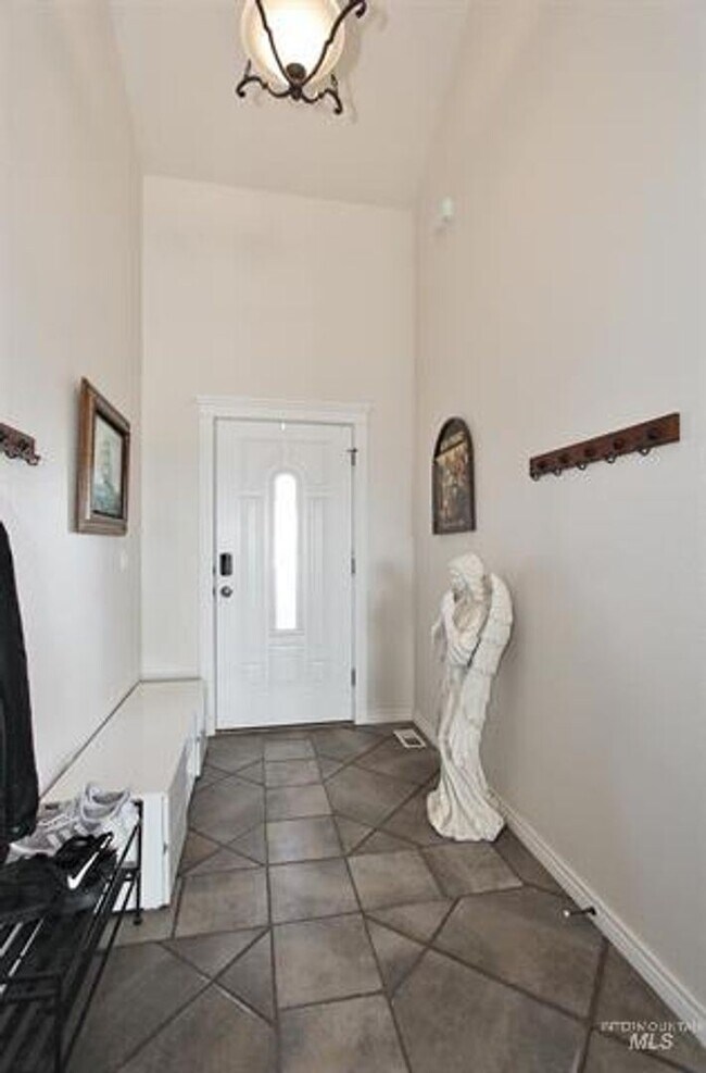 Building Photo - 5 br, 3.5 bath House - 11395 W. Kiplinng