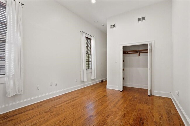 Foto del edificio - 719 Pleasant St