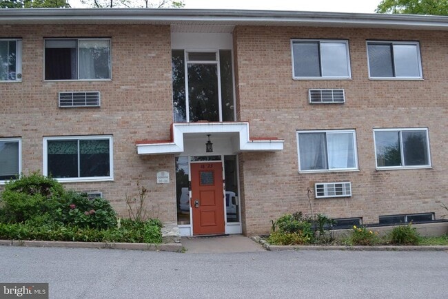 Building Photo - 650 Brooke Rd
