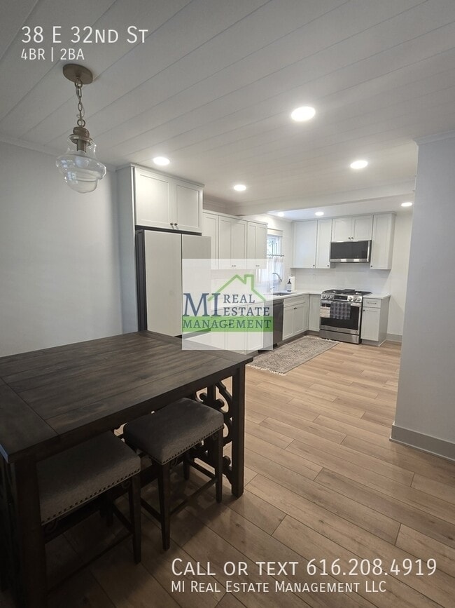 Building Photo - 38 E 32nd St