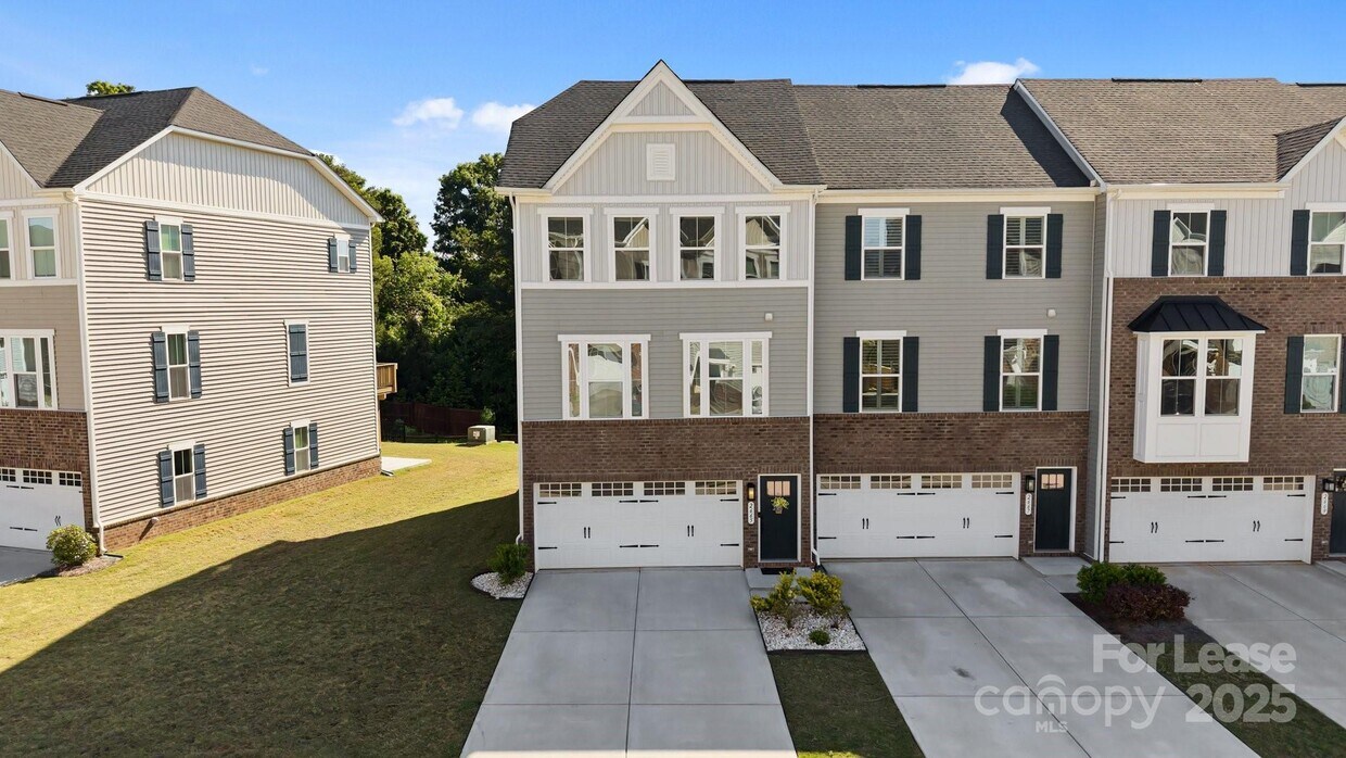 Primary Photo - 2665 Grantham Place Dr