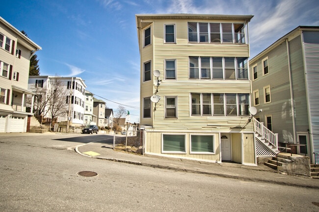 Building Photo - 8 Seward Street