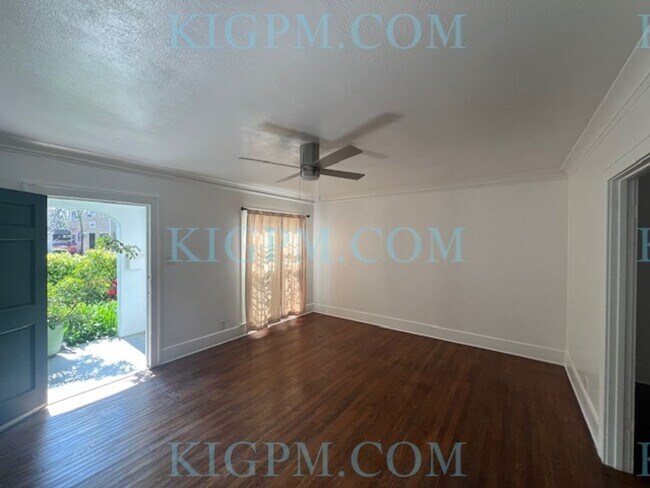 Foto del edificio - 2-Bedroom Duplex in Prime Mid-Wilshire Area!